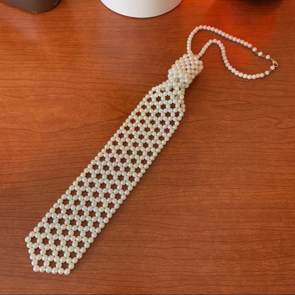Costume Pearl Tie Necklace